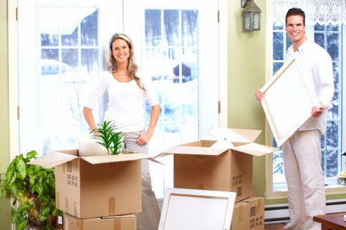 Secure loading of furniture into a removal truck